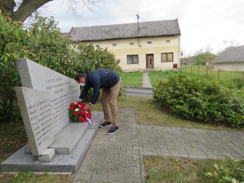 Položení věnců k výročí osvobození Koryčan