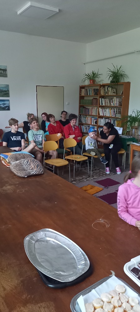Stavění a kácení máje v Jestřabicích
